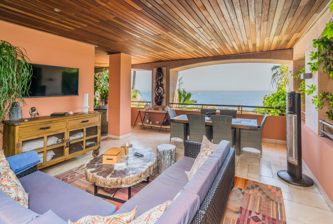 Malibu Middle Floor