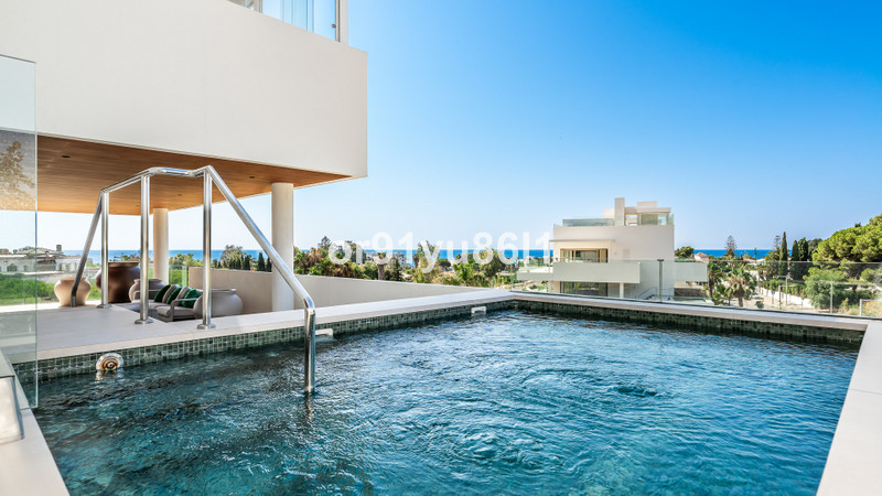 Middle Floor 3-Bedroom Apartment for sale in The Golden Mile