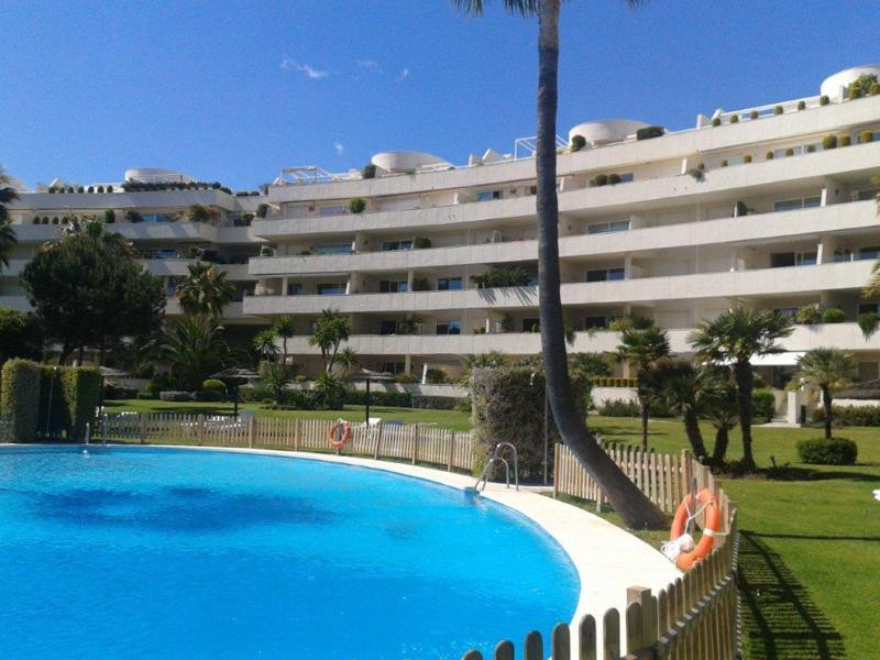 Townhouse 3-Bedroom for sale in Estepona