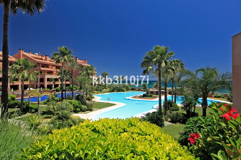 Ground Floor 2 Bedroom Apartment for sale in Puerto Banús